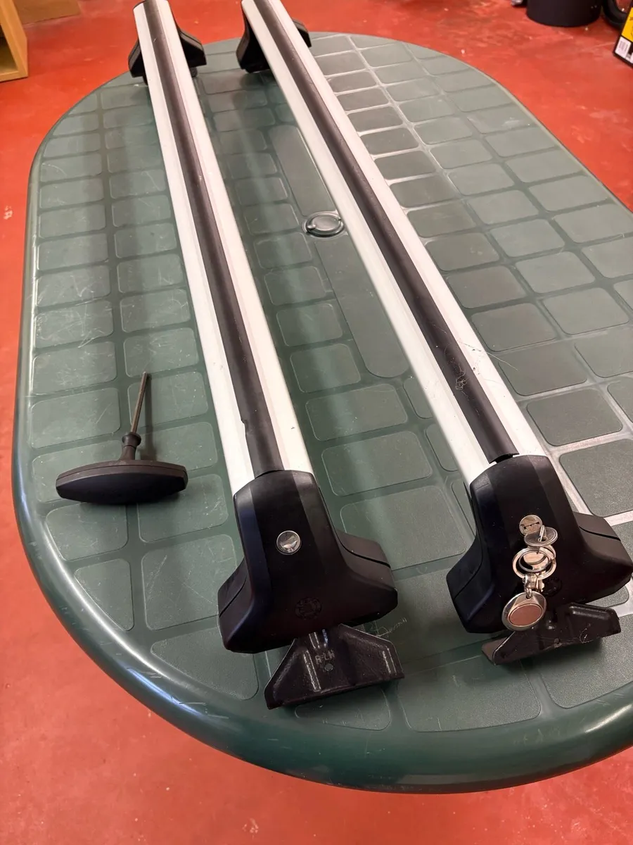 Roof rack bars - Image 1