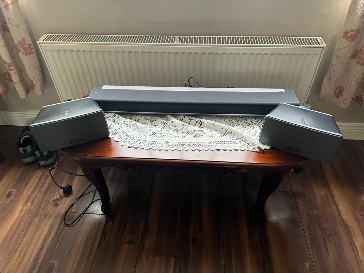Sonos sound bar. Speakers
