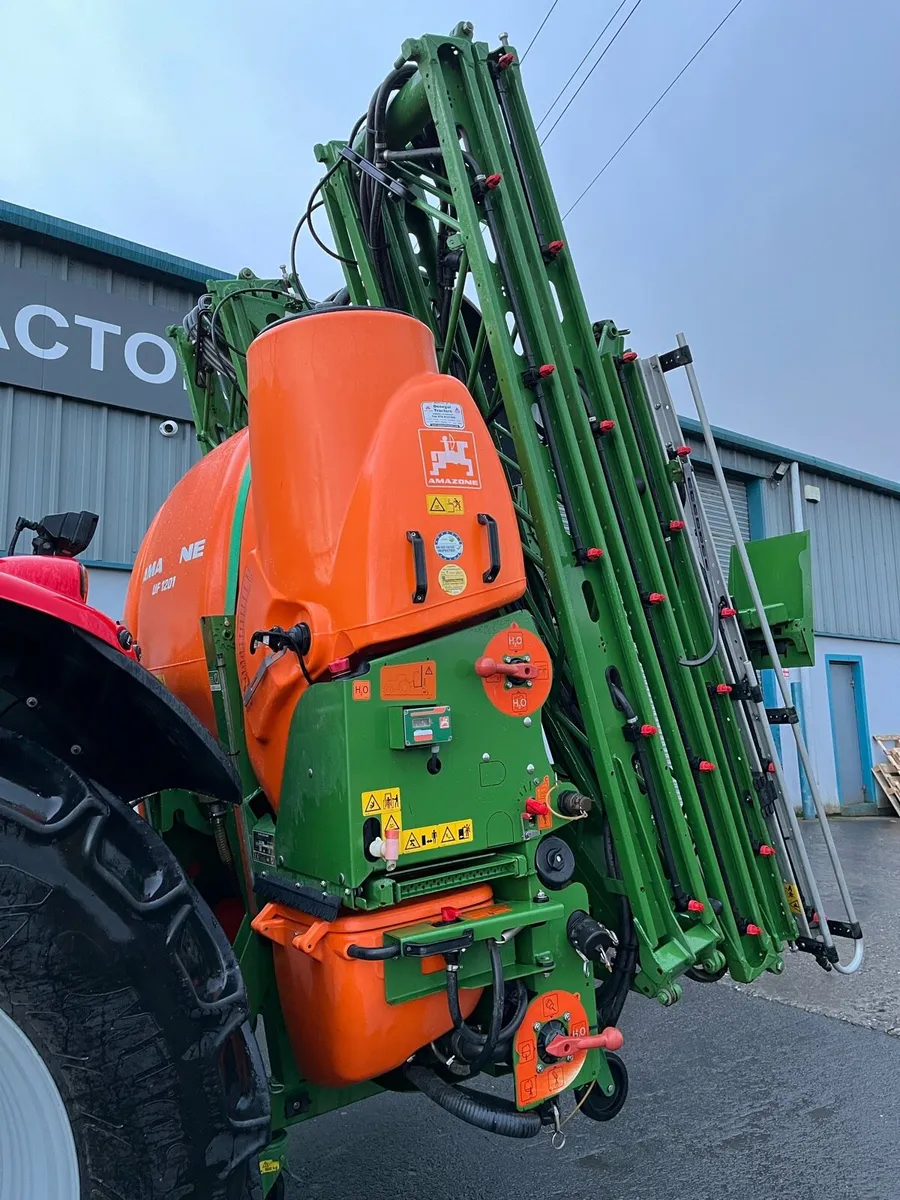 Amazone UF 1201 Sprayer - Image 4