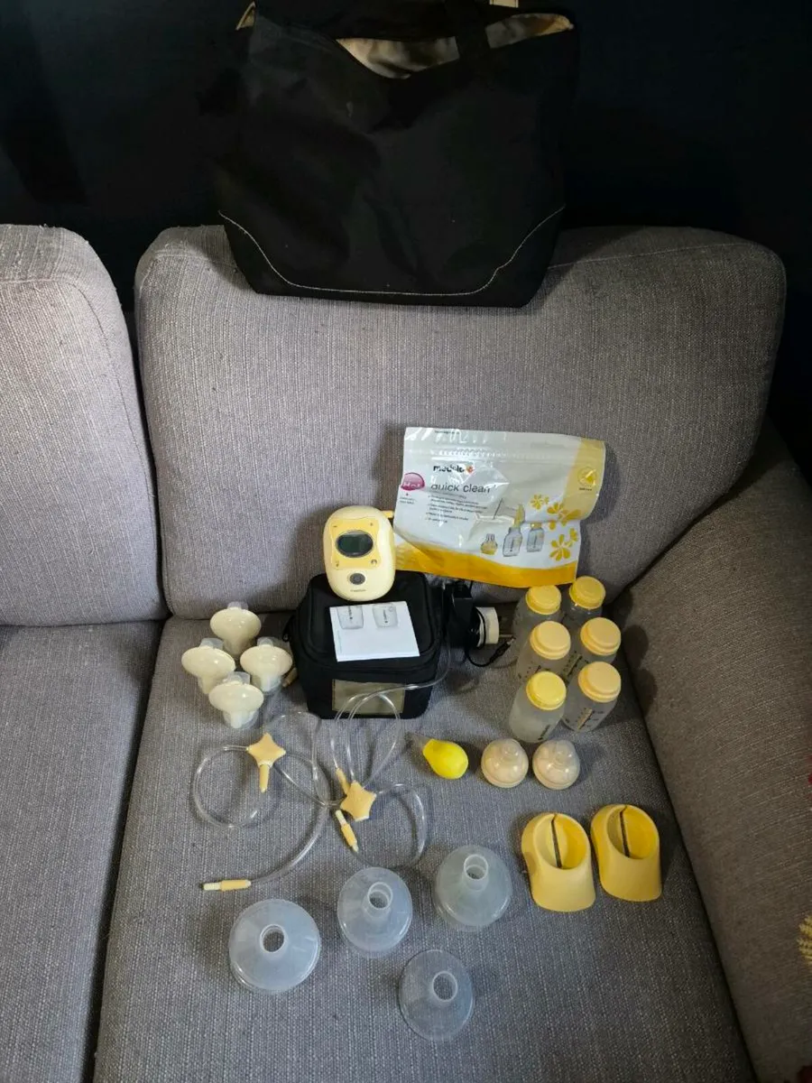 Medela breastpump and post partum bits - Image 1