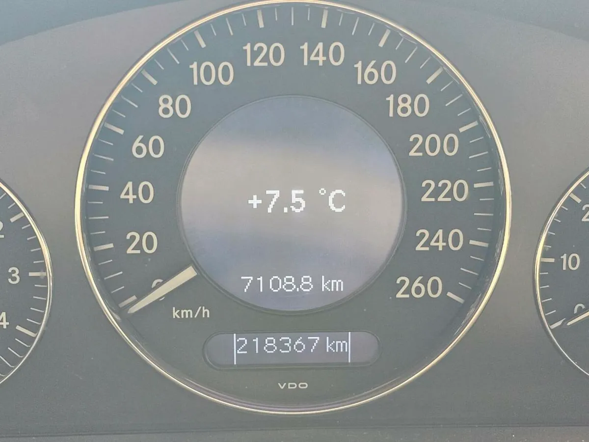 Mercedes E200 - Image 3