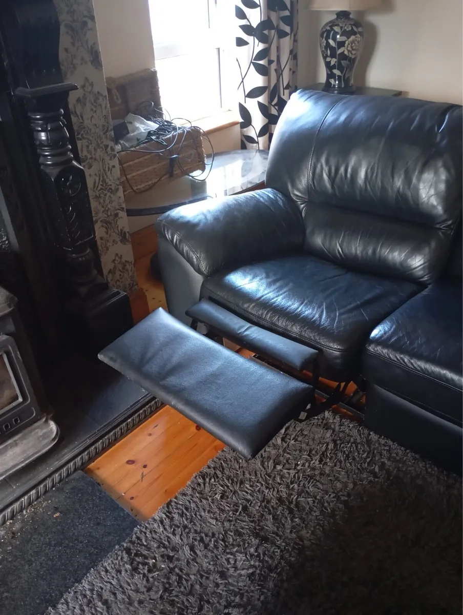 Leather sofa - Image 3