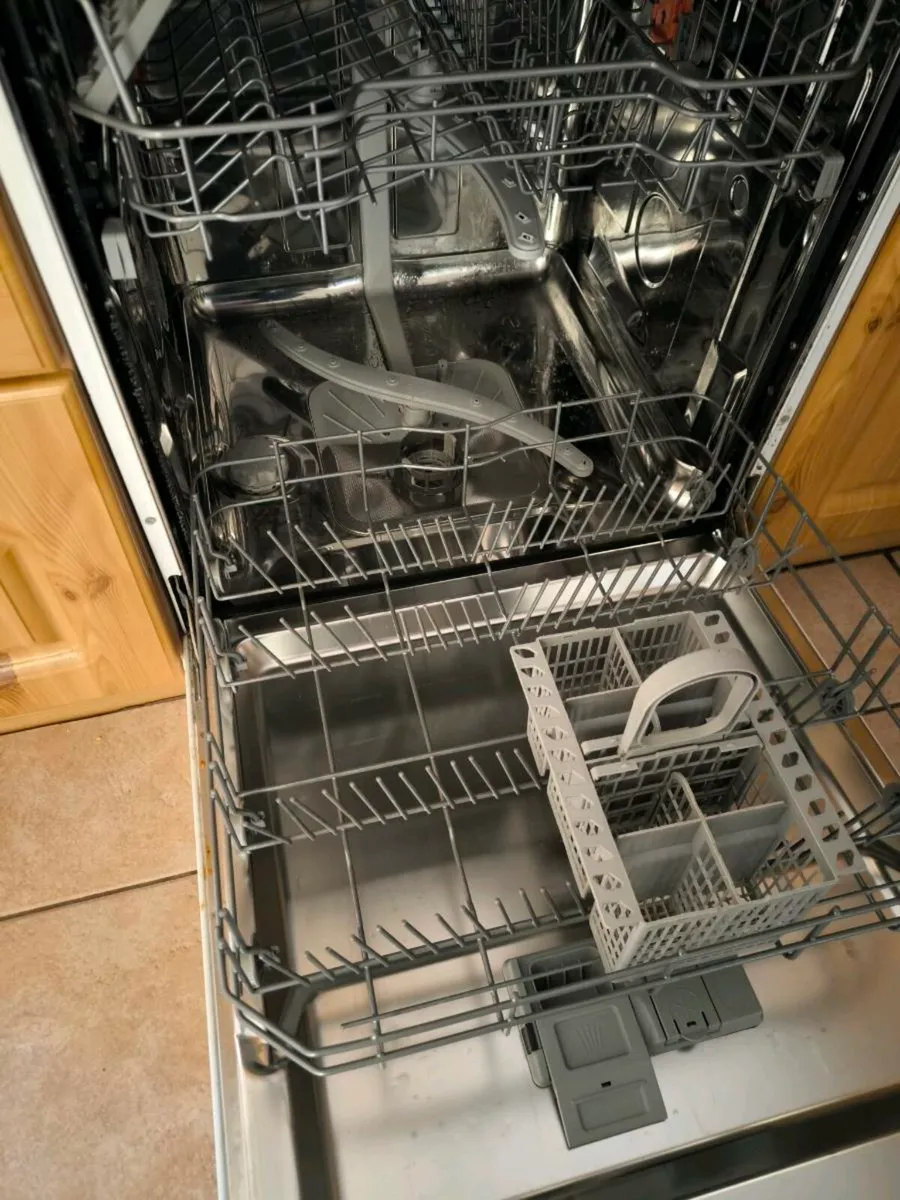 Dishwasher - Image 2