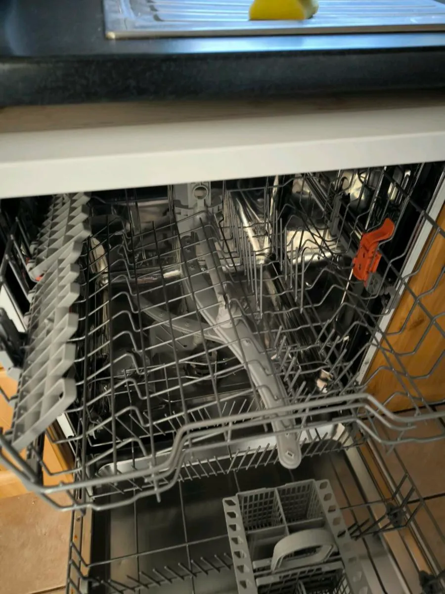 Dishwasher - Image 3