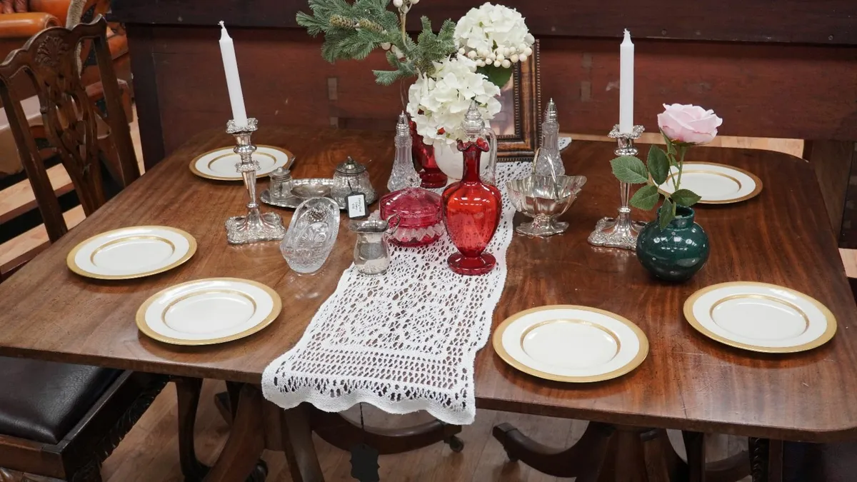 Antique Royal Worcester Set of 6 Plates 9 in - Image 1