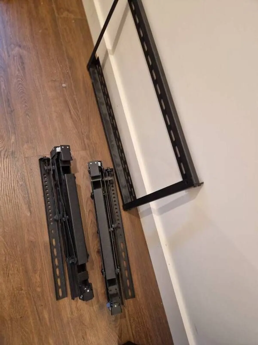 iiyama ProLite 49" Interactive Display / TV with wall mount - Image 3