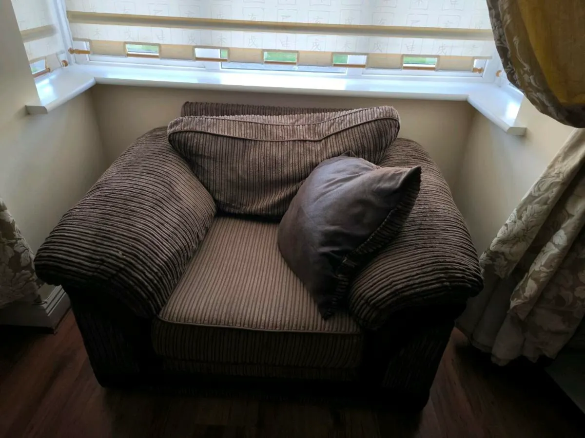 3 piece suit - Image 3