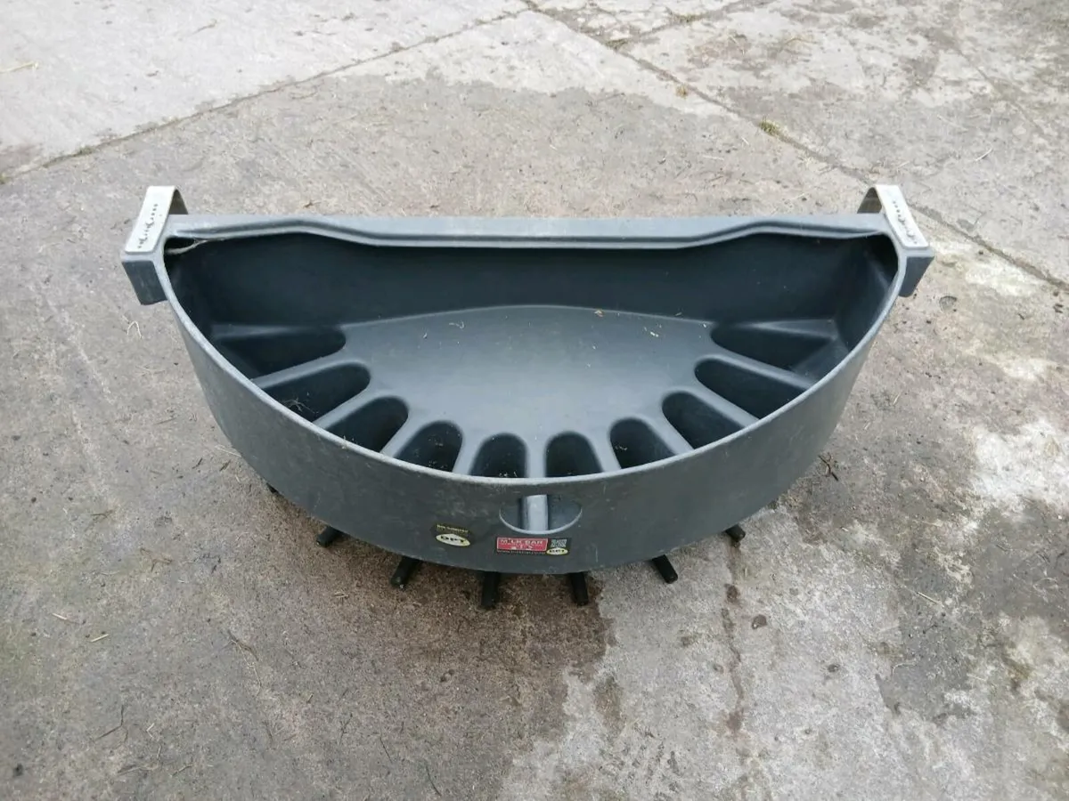 Milkbar 10 teat feeder - Image 1