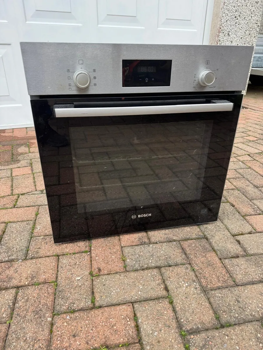 Dishwasher, Single Oven and Hob - Image 3