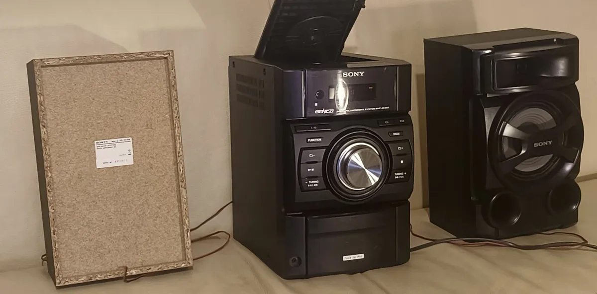 Sony Mini Hi-Fi Stereo System iPod, Dock, CD, tune - Image 1
