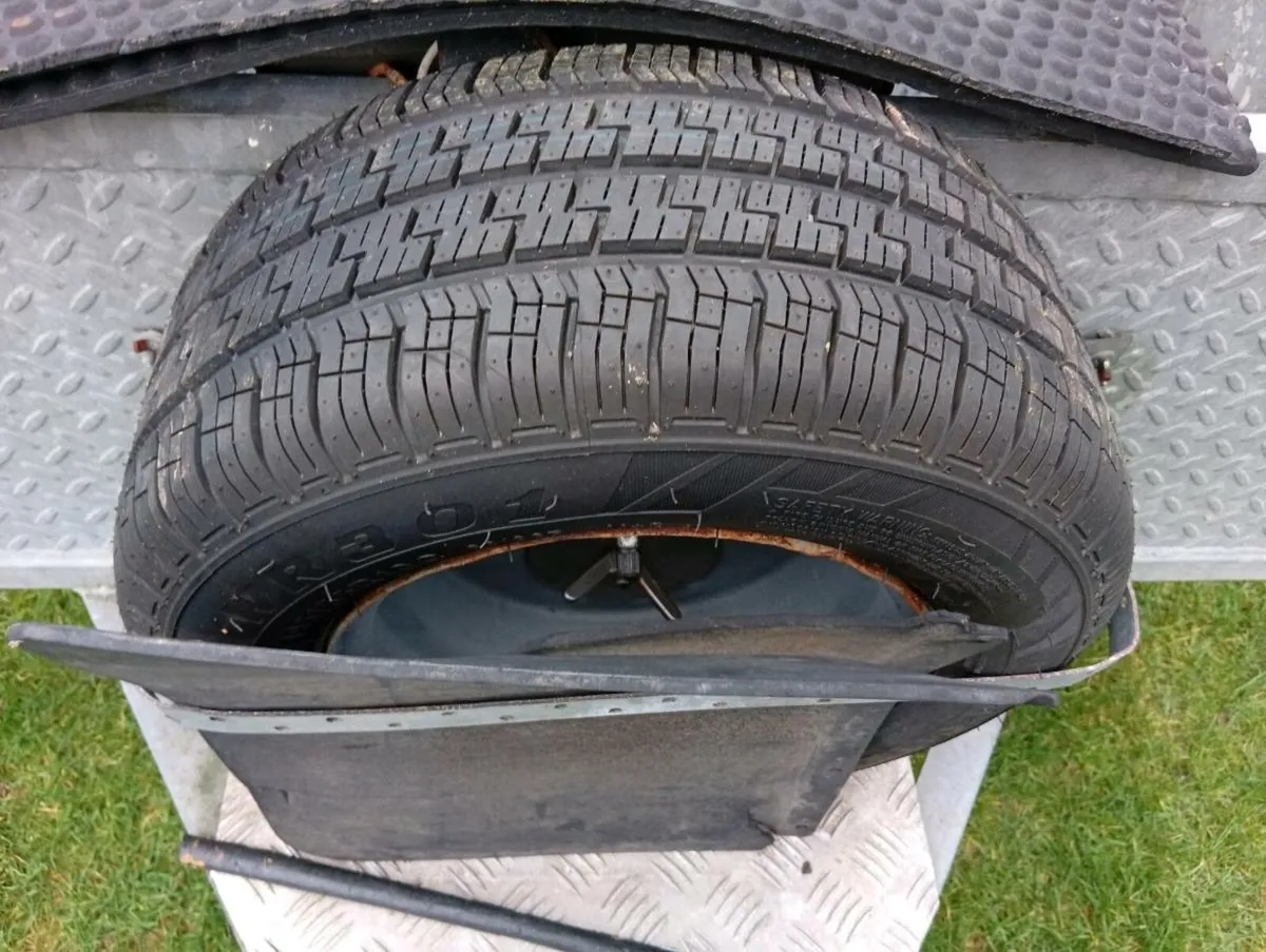 Car Trailer 7ft 5" Long X 4ft 8" wide - Image 4