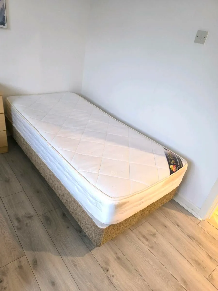 Two Single Divan Beds (3ft) + Mattresses + 3-Drawe - Image 4