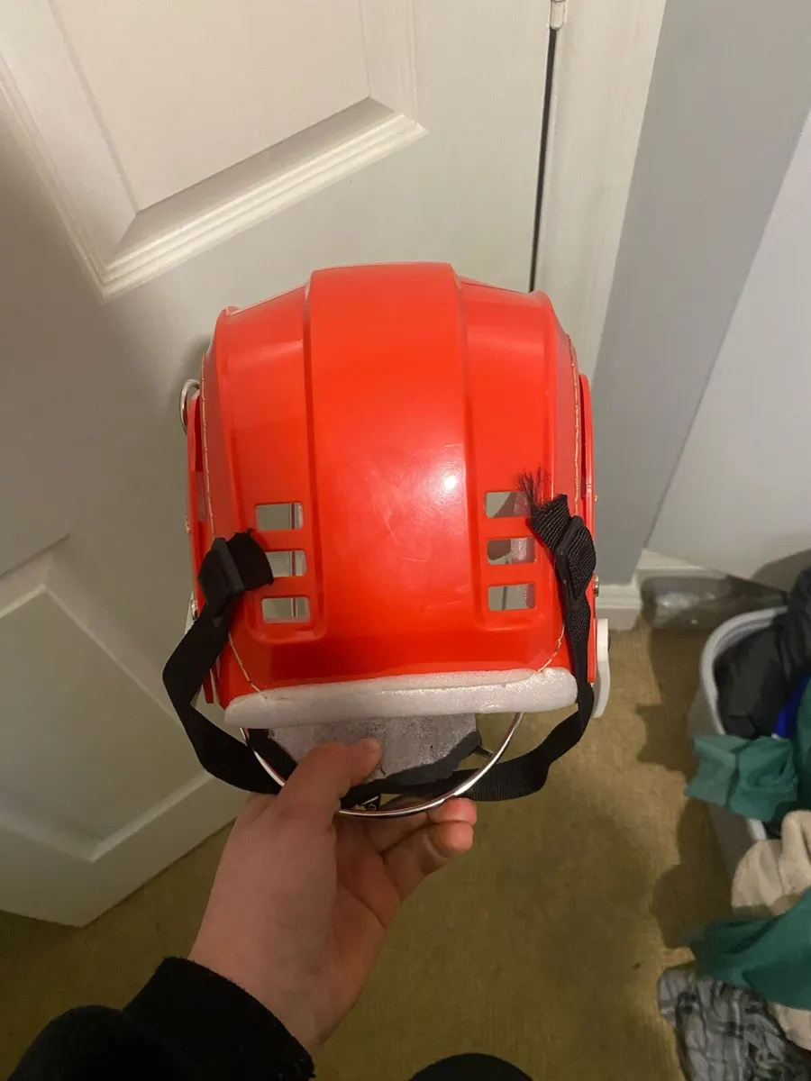 Hurling helmet - Image 4