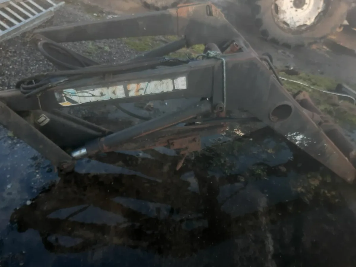 Front Loader - Image 3