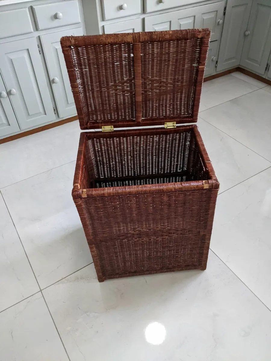 Wicker Laundry Basket - Image 4