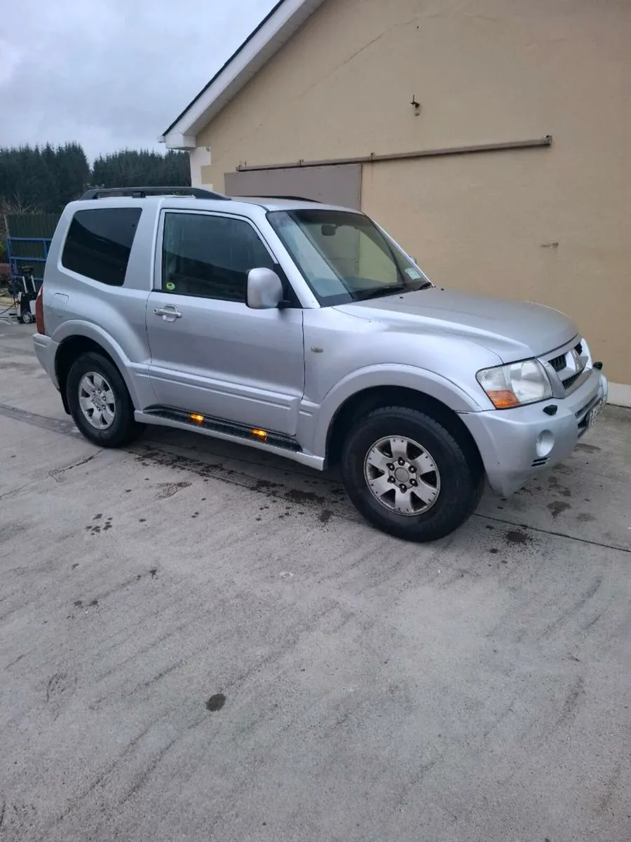 Mitsubishi Pajero - Image 1