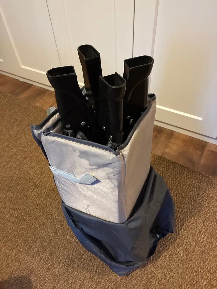 Travel cot - Image 2