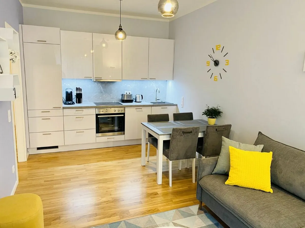 2 Rooms apartment to let in Castleforbes Square - Image 1