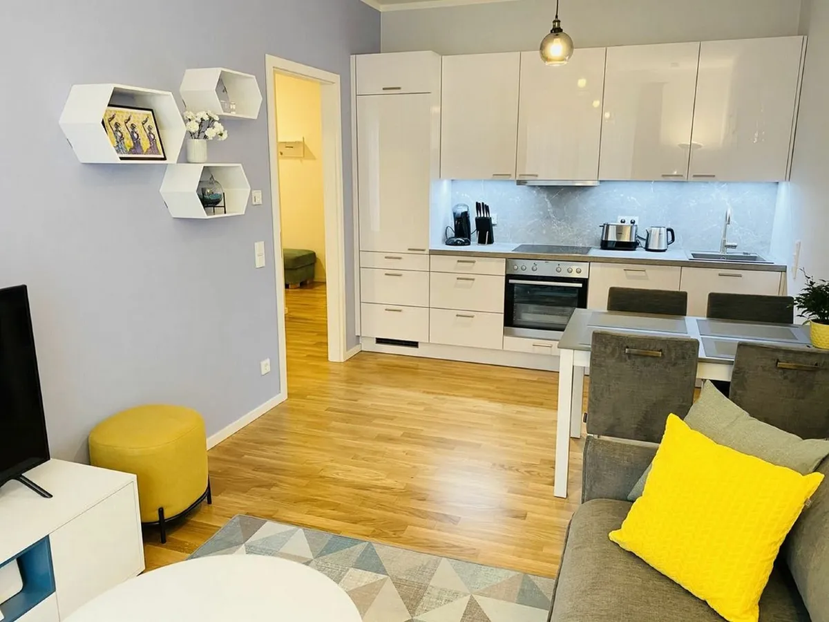 2 Rooms apartment to let in Castleforbes Square - Image 3