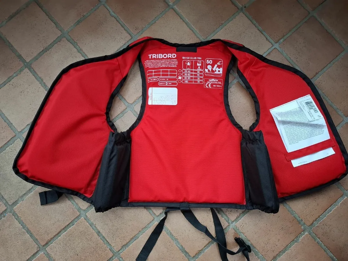 Brand New  life jacket - Image 3