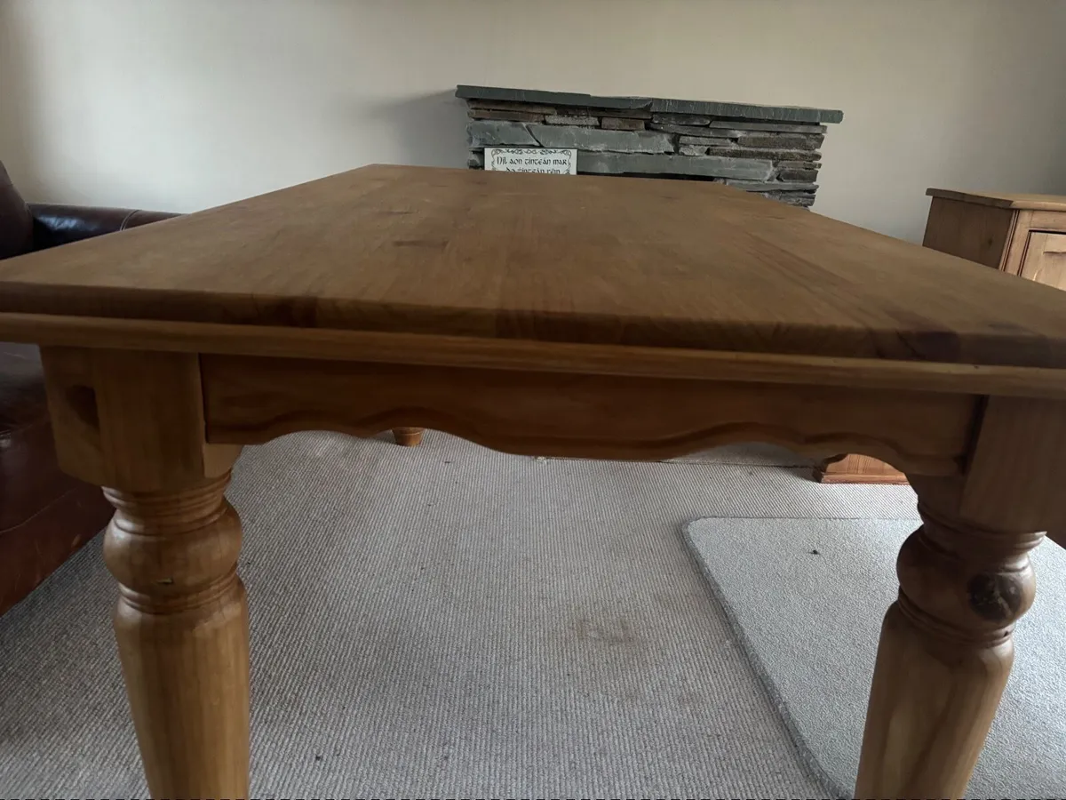 Pine farmhouse dining table - Image 3