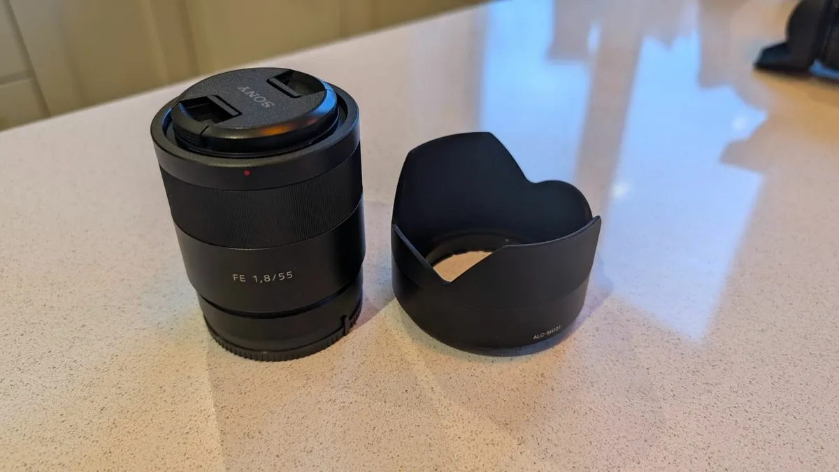 Sony A7 II Full Frame Bundle + 3 Lenses + case - Image 1