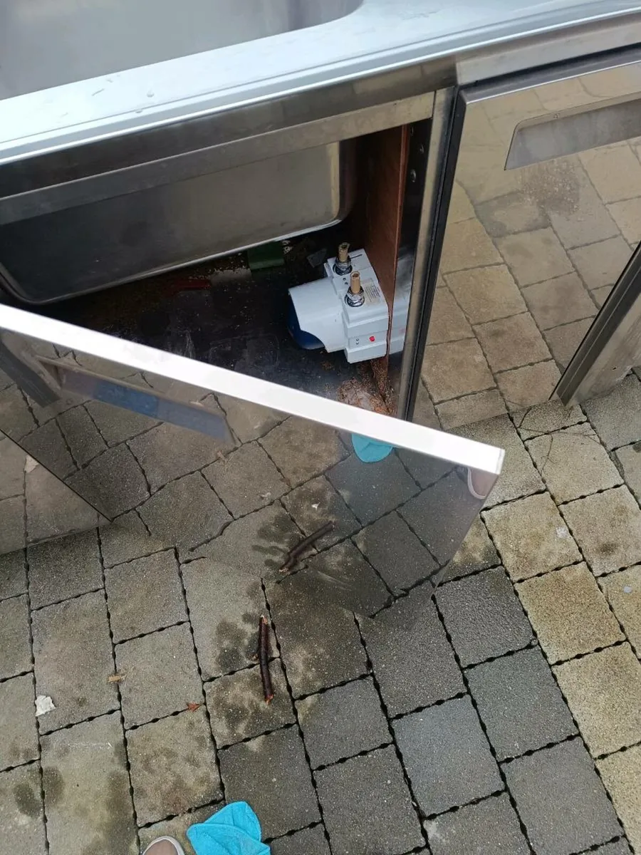 Stainless steel commercial sink unit - Image 3