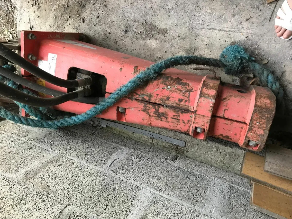 Rock breaker - Image 3