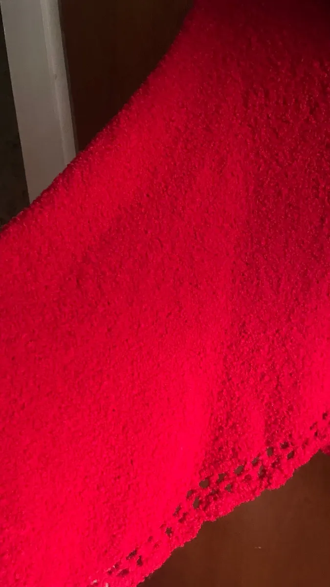 New red cape - Image 3