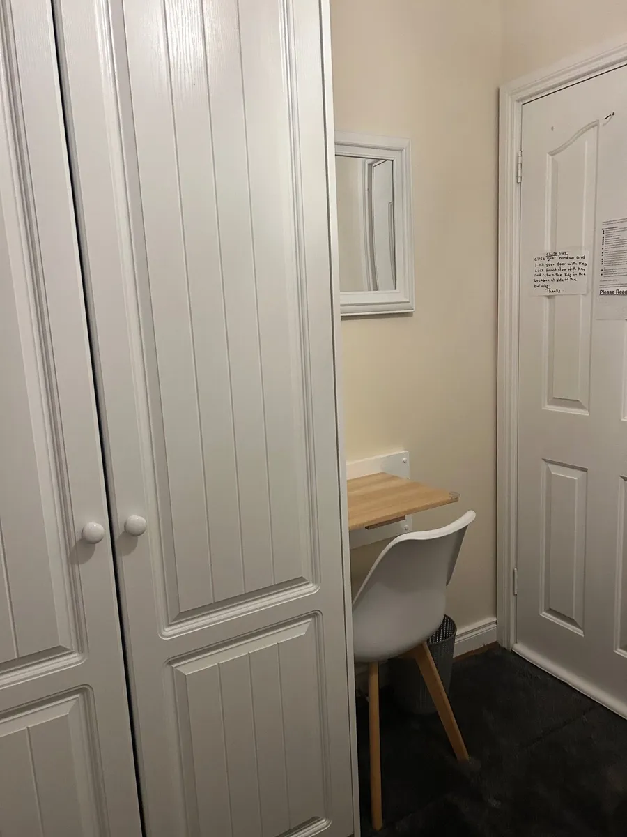 Room for rent - Image 2