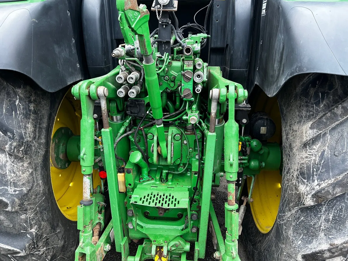 2015 John Deere 6150R - Image 4