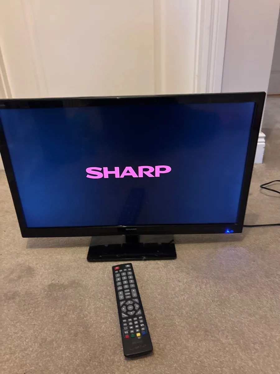 Sharp 24 inch tv with integrated dvd player - Image 1