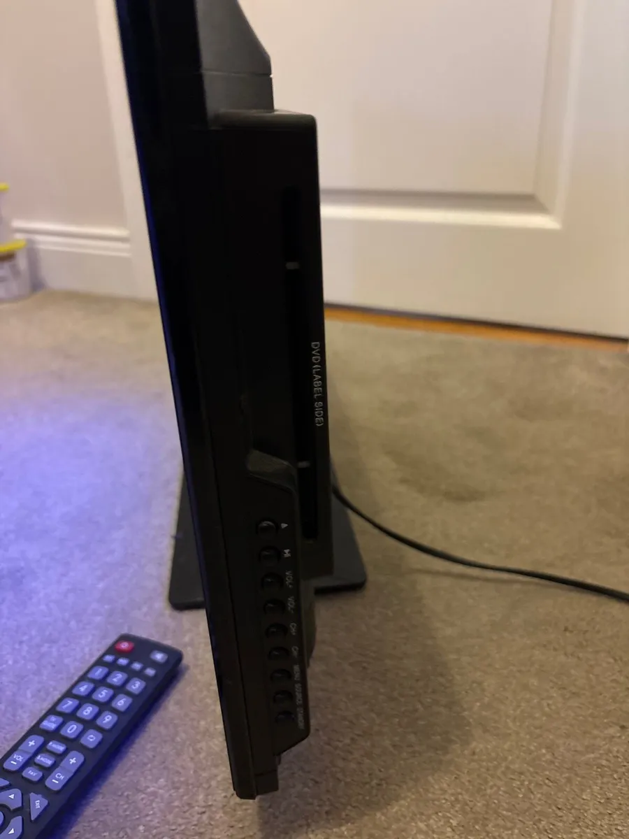 Sharp 24 inch tv with integrated dvd player - Image 4