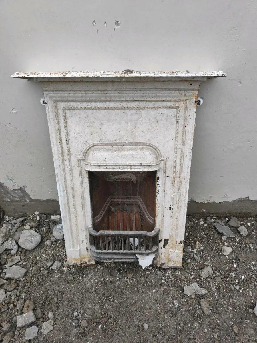 Cast iron fireplace - Image 1