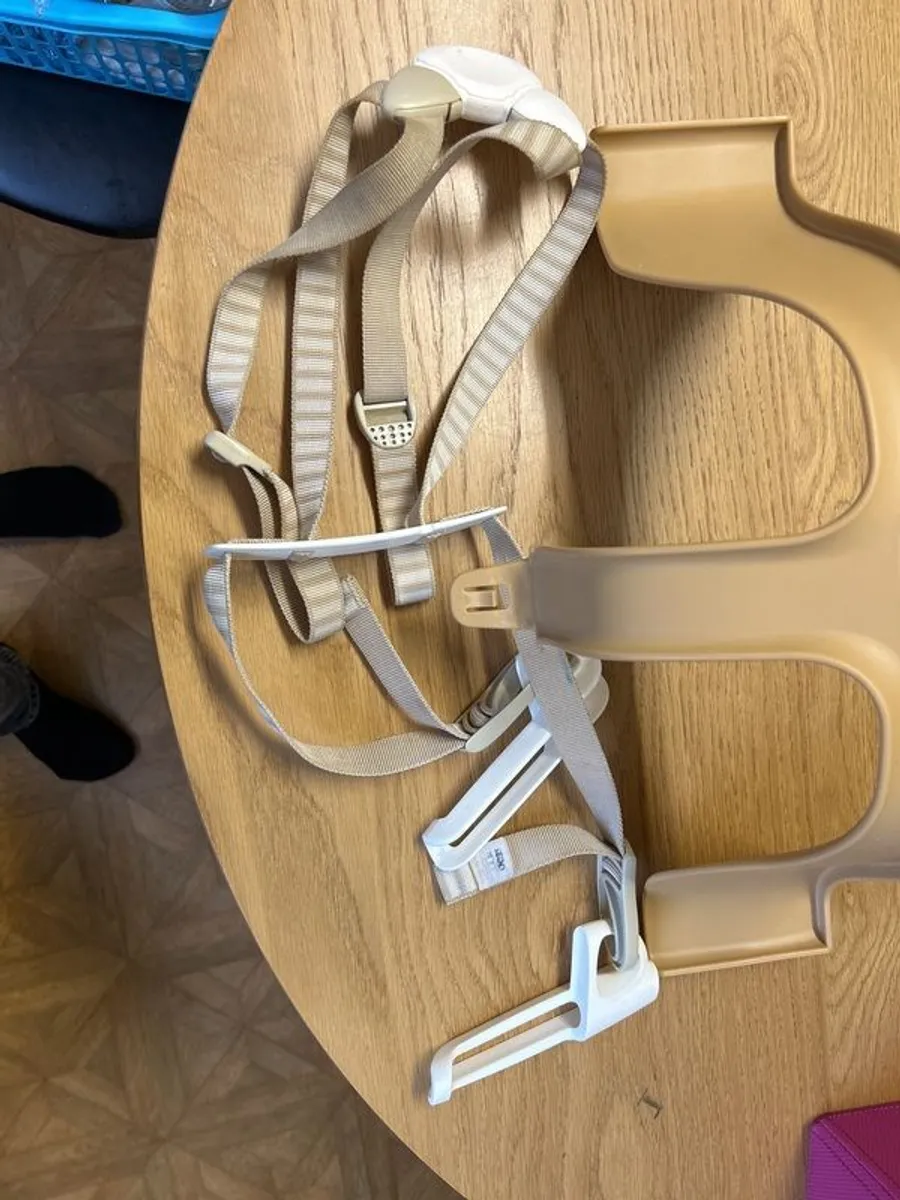Tripp Trapp chair, harness, tray and play tray - Image 4