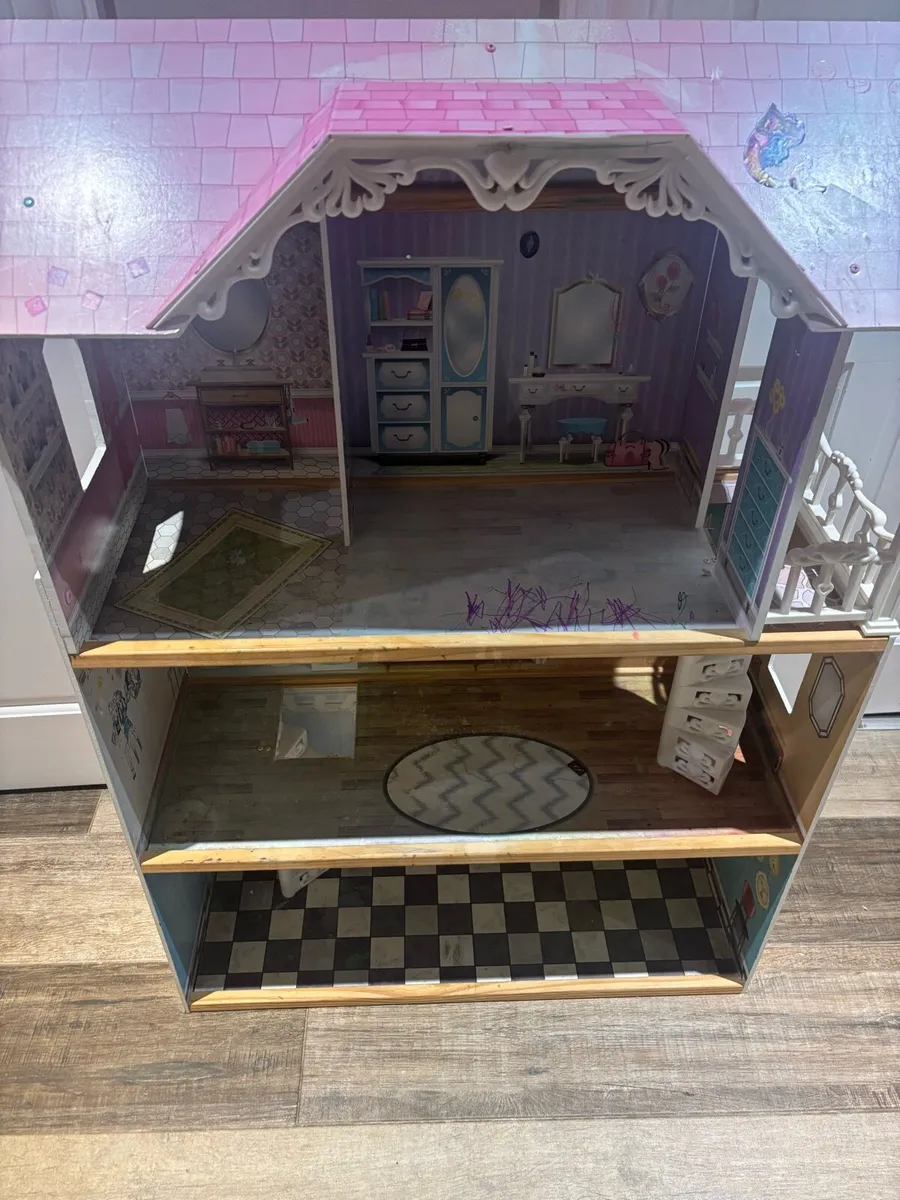 Dolls house - Image 2