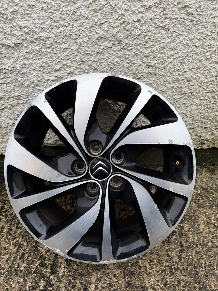 17” Citron Dispatch alloys