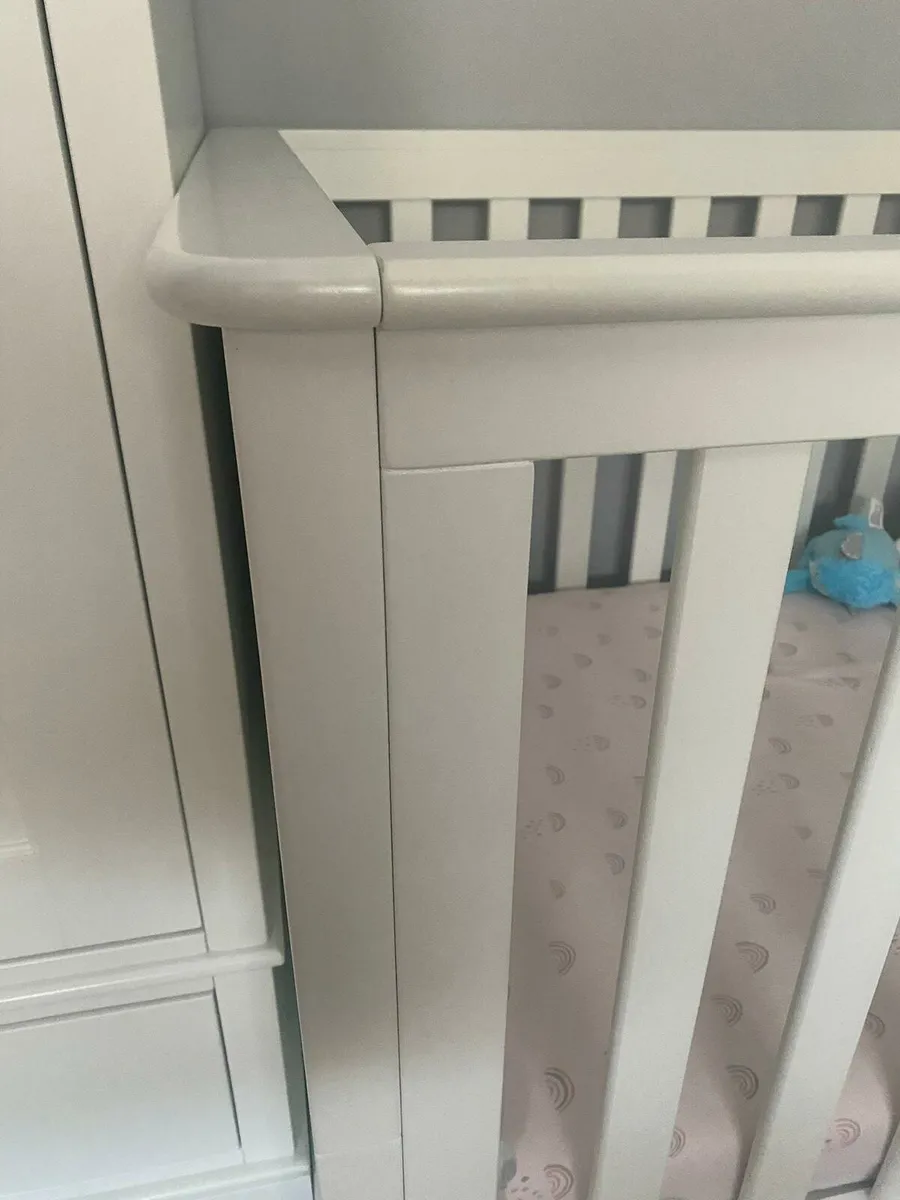 Mamma's and Pappa's Baby Cot Bed - Image 2