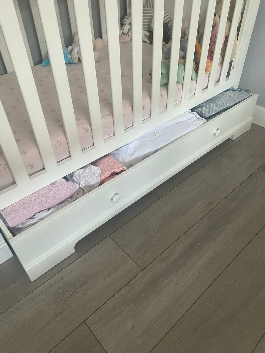 Mamma's and Pappa's Baby Cot Bed - Image 4