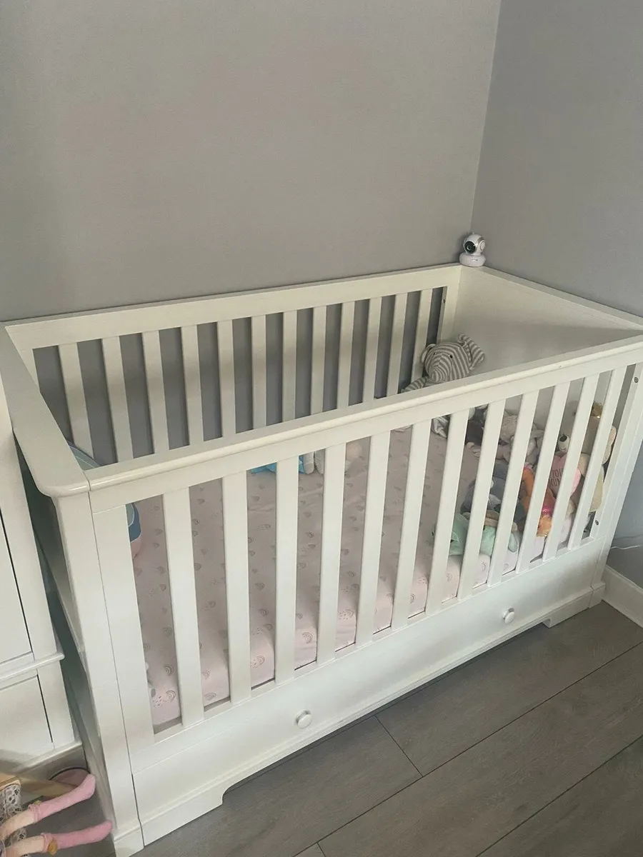 Mamma's and Pappa's Baby Cot Bed - Image 1