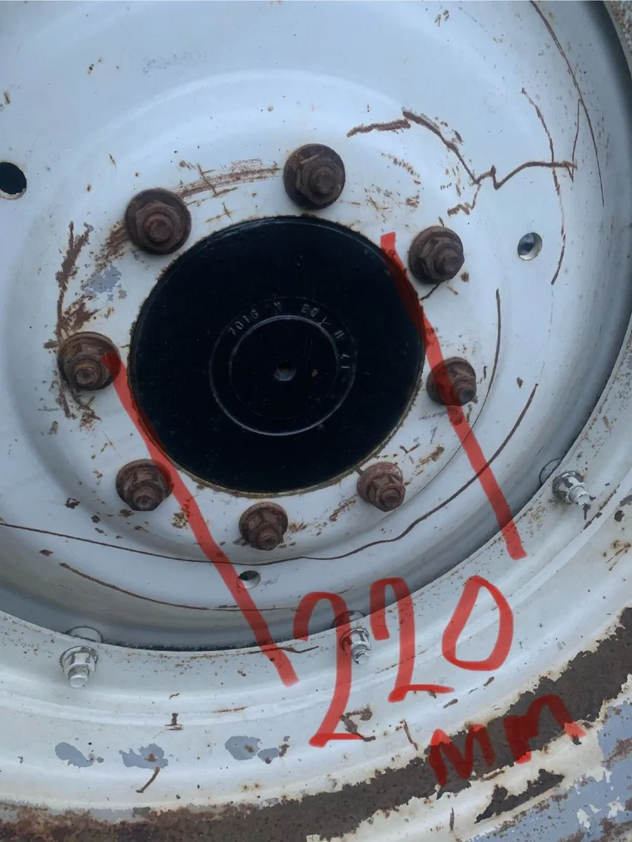 Tyres 18.4 / 38 , 650 65 38 / duals - Image 3