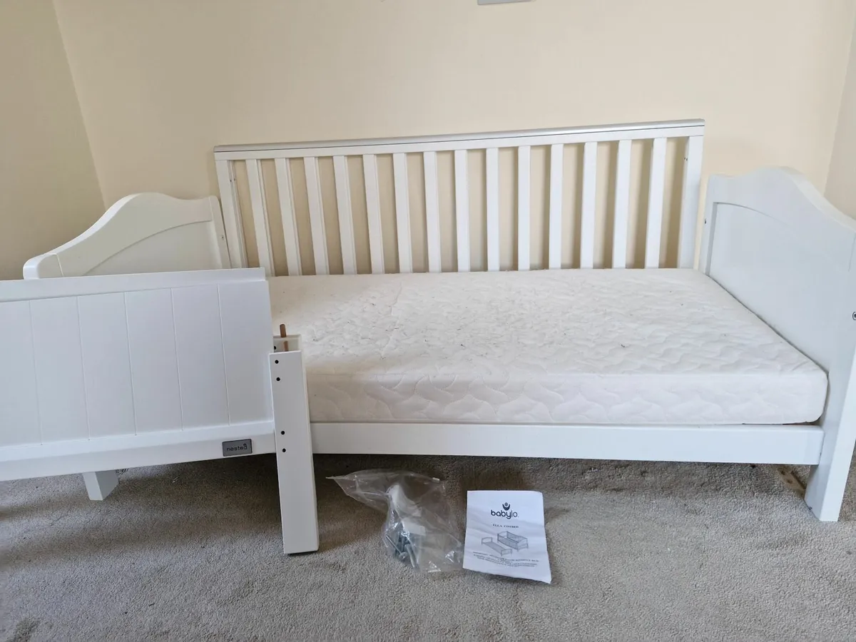 Cot bed - Image 2