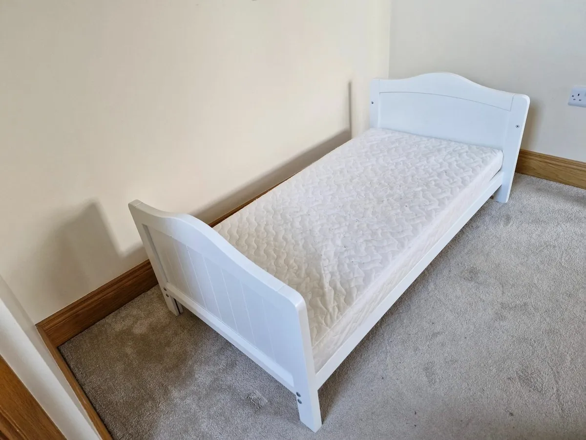 Cot bed - Image 1