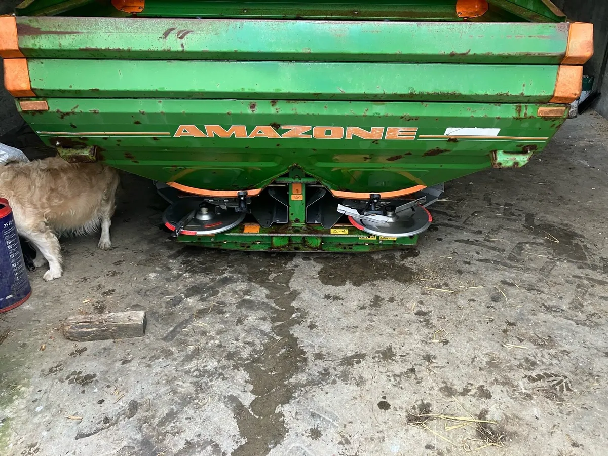 Fertiliser spinner - Image 1