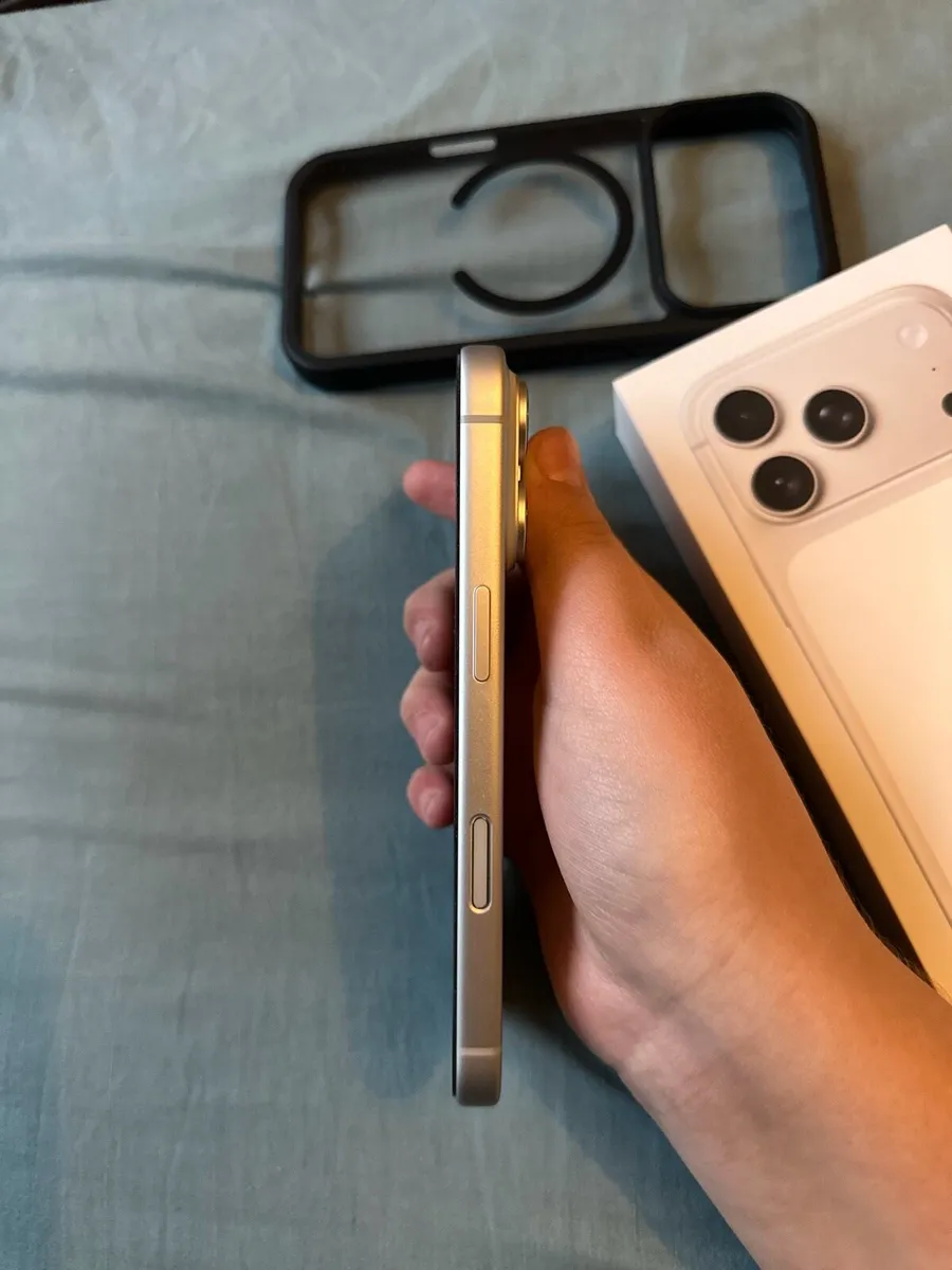 iPhone 17 pro - Image 4