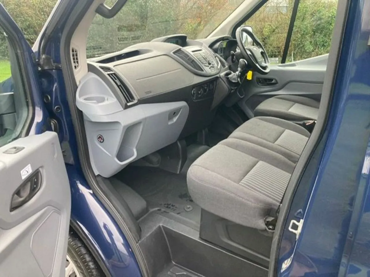 2018 FORD TRANSIT TREND **15 SEATS** - Image 3