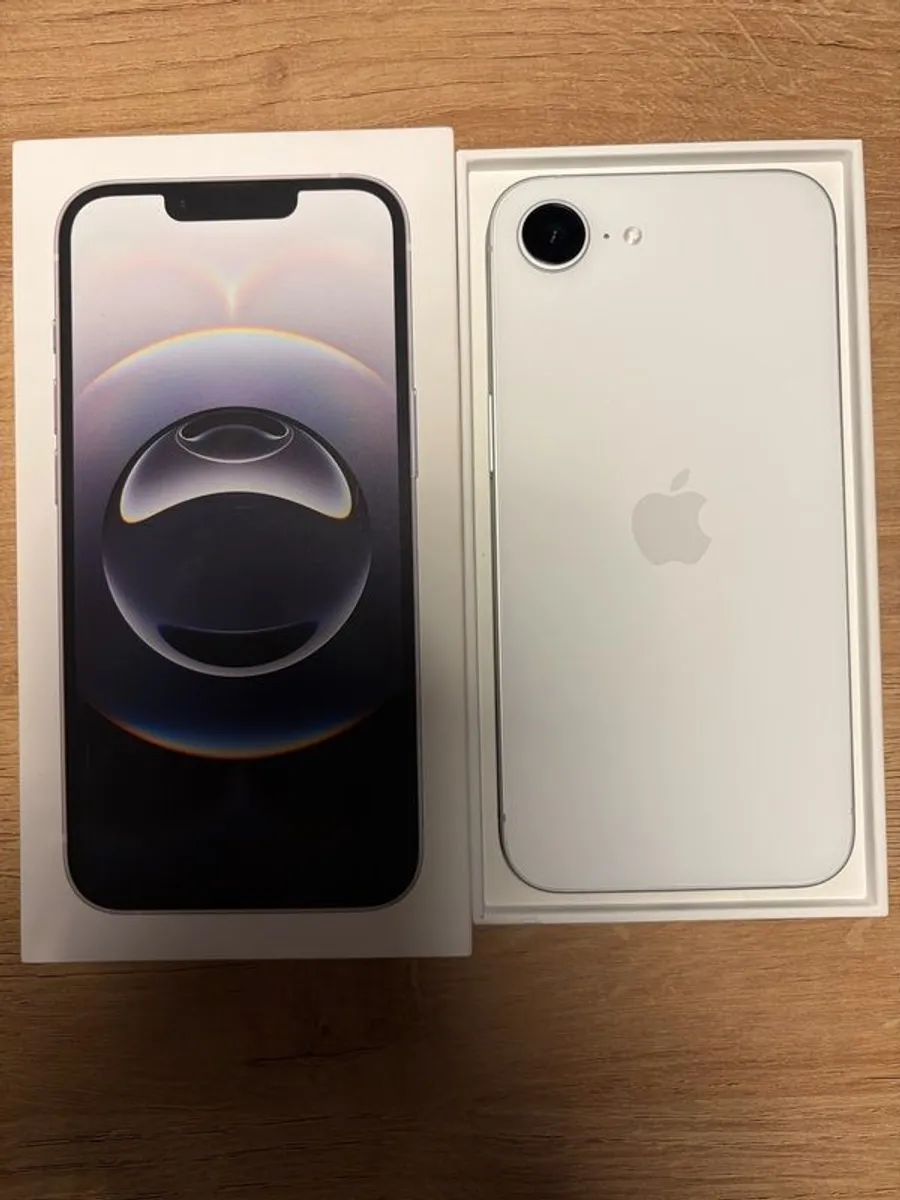 iPhone 16e - Image 2