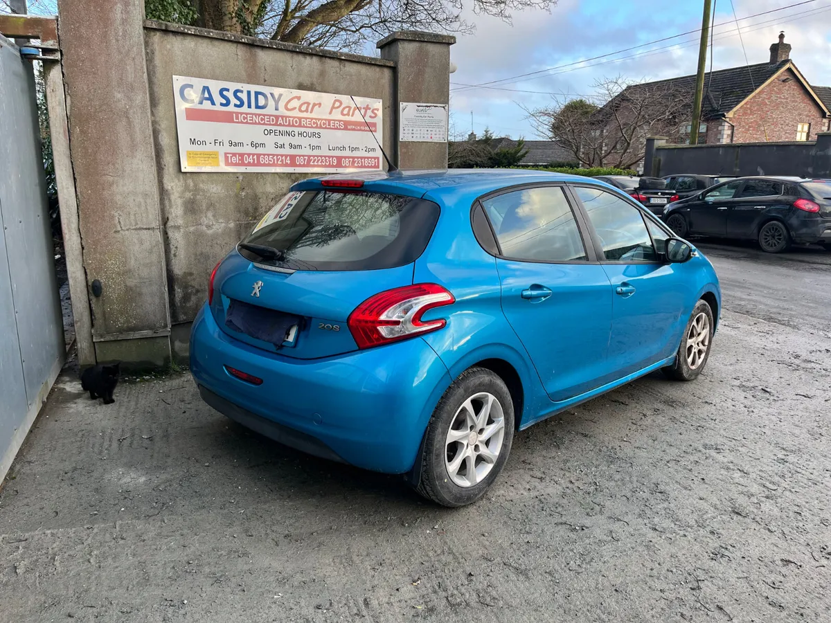 For Parts 2013 Peugeot 208 1.2 petrol - Image 4