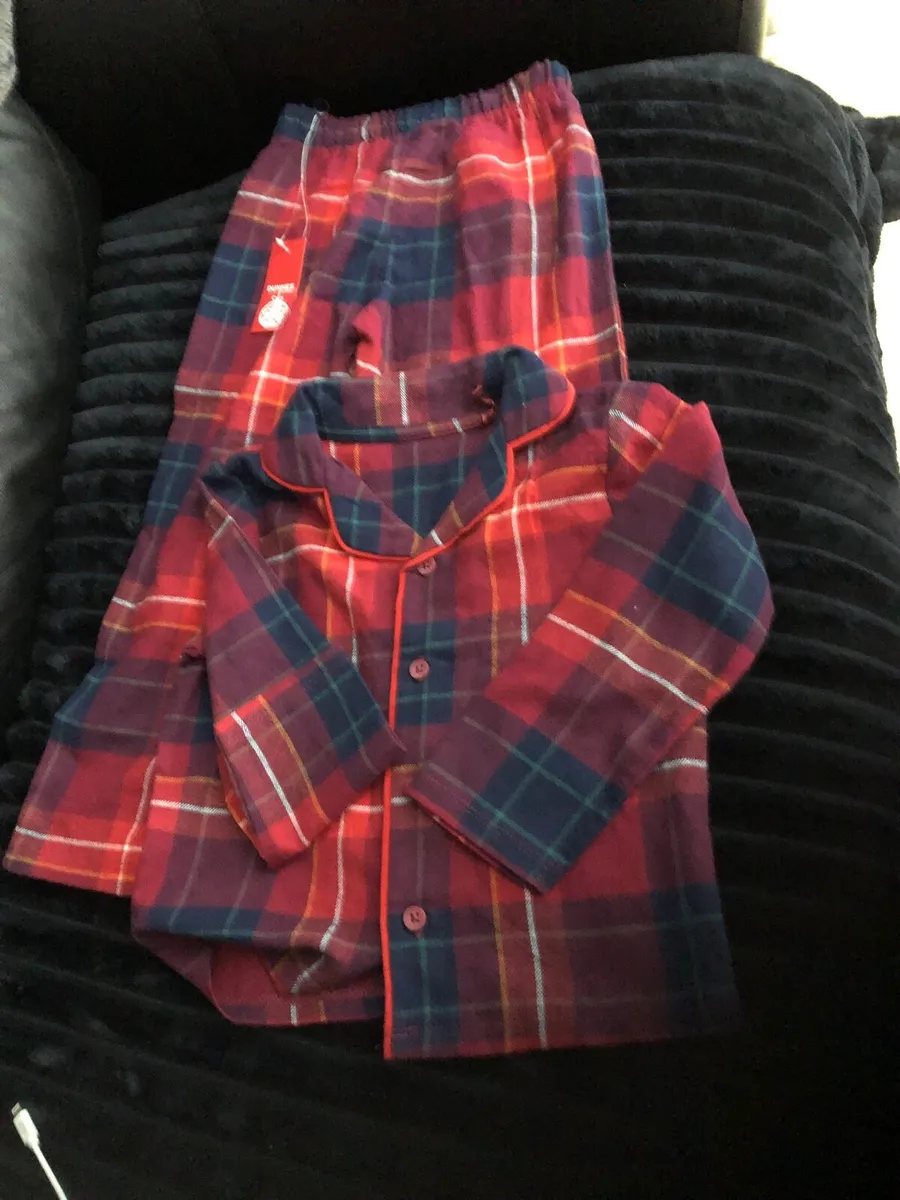 Boys BNWT Pjs 2/3 yrs €6 - Image 4