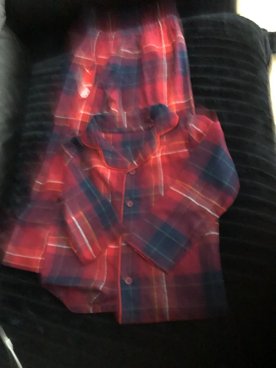 Boys BNWT Pjs 2/3 yrs €6 - Image 2